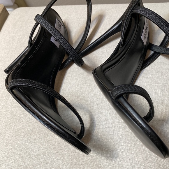 -SOLD- Steve Madden Heels - Picture 13 of 13